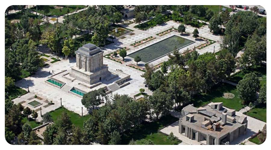 آرامگاه فردوسی در توس